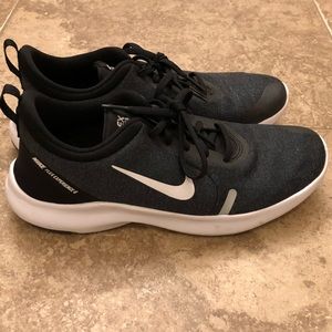 Women’s Nike Flex Experience 8, size 8.5